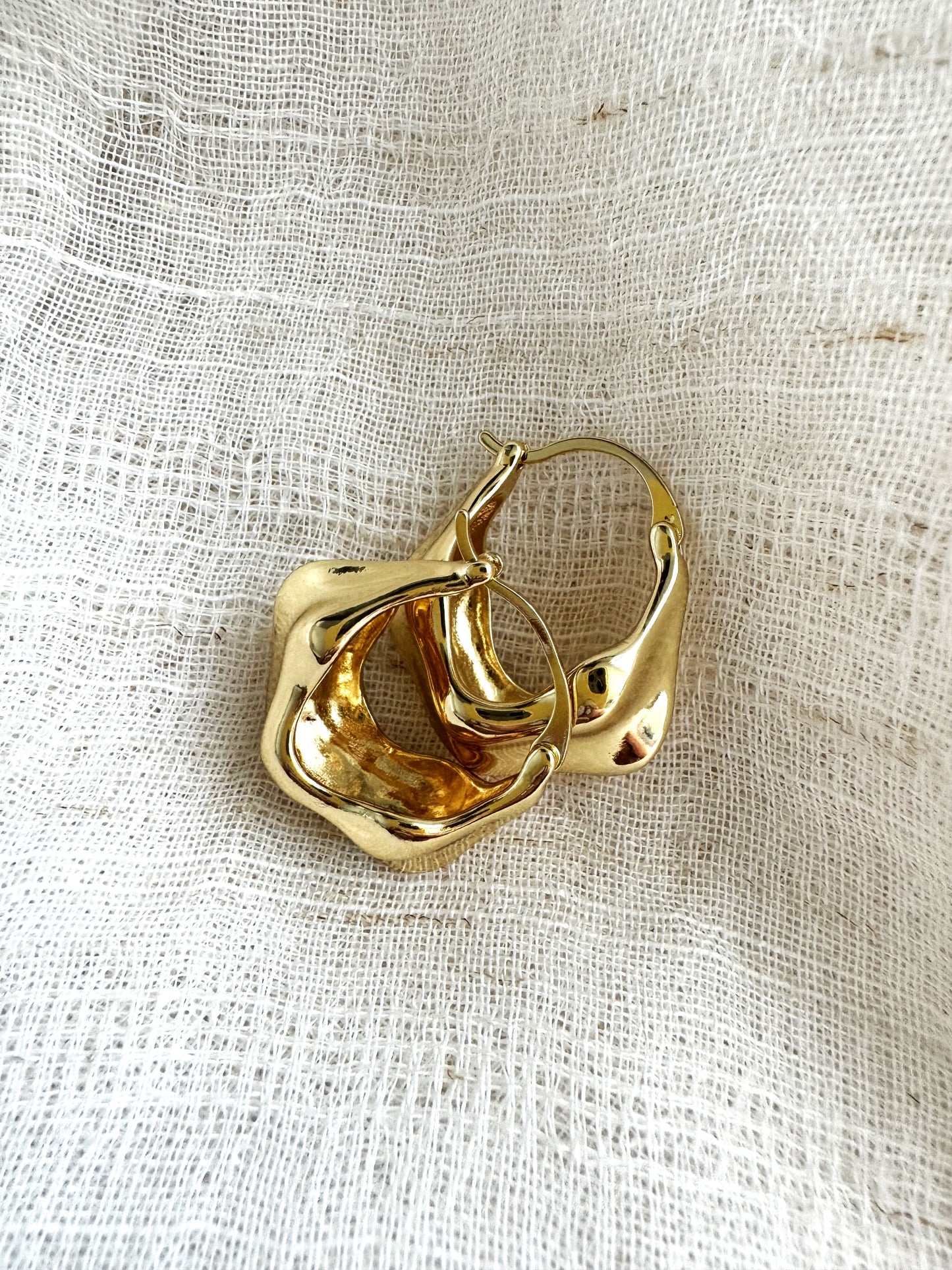 ISSA EARRING