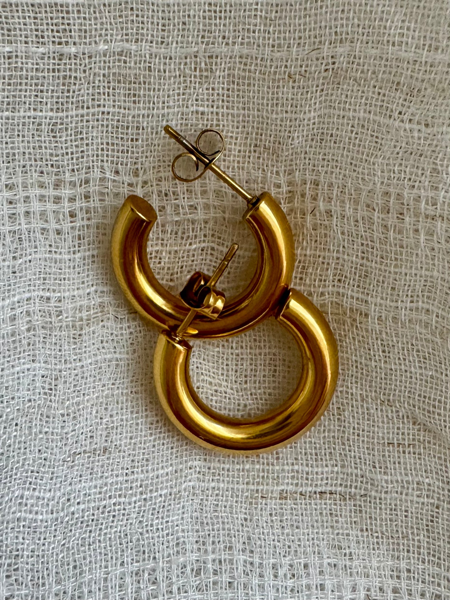 OLLIE EARRING